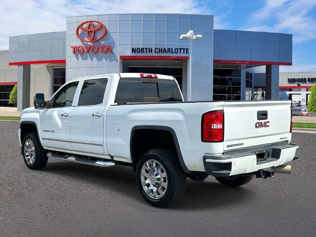 Used 2017 GMC Sierra 2500 Denali w/ Duramax Plus Package AWD/4WD image 4