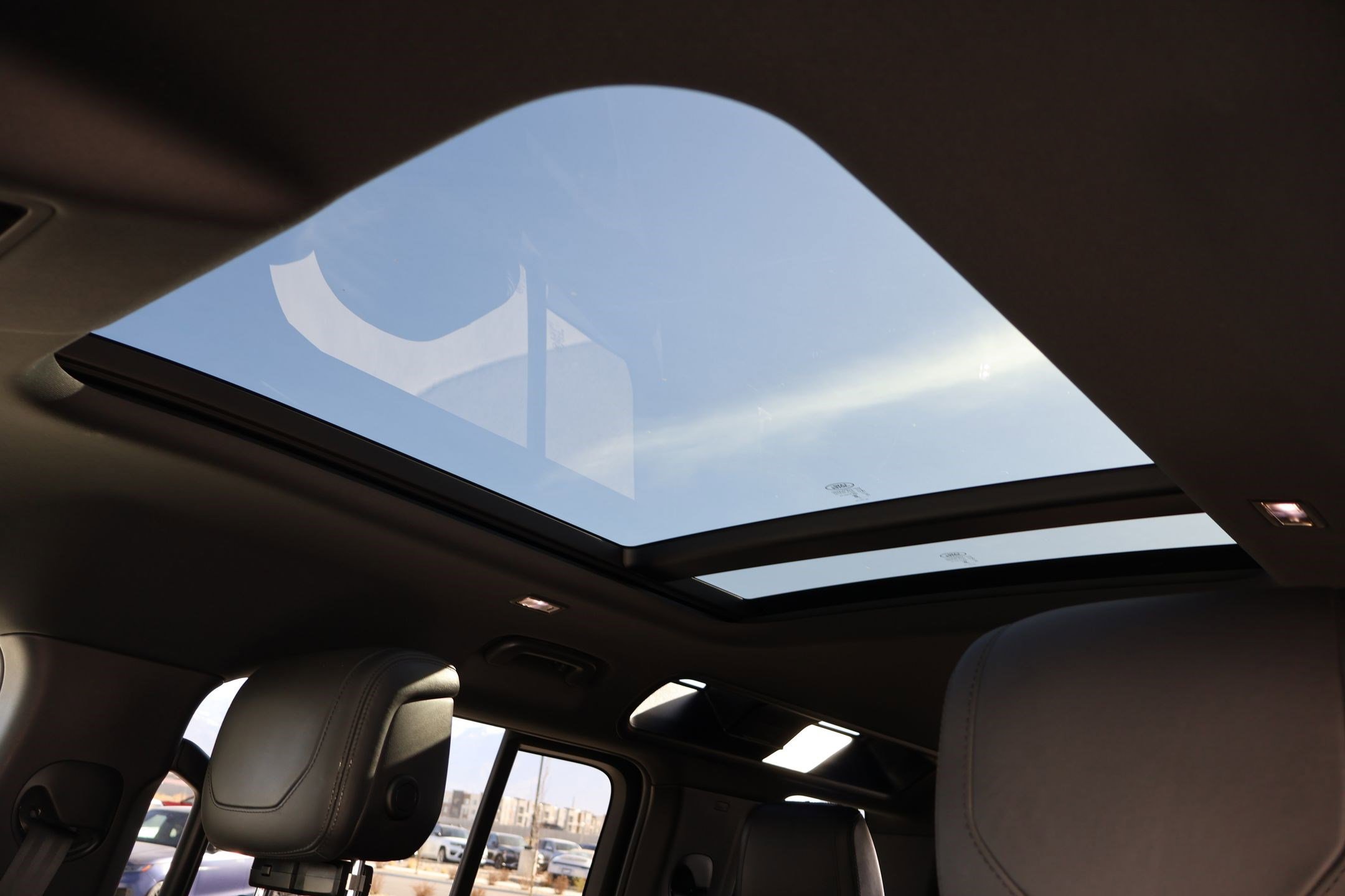 Certified 2023 Land Rover Defender 110 V8 image 24