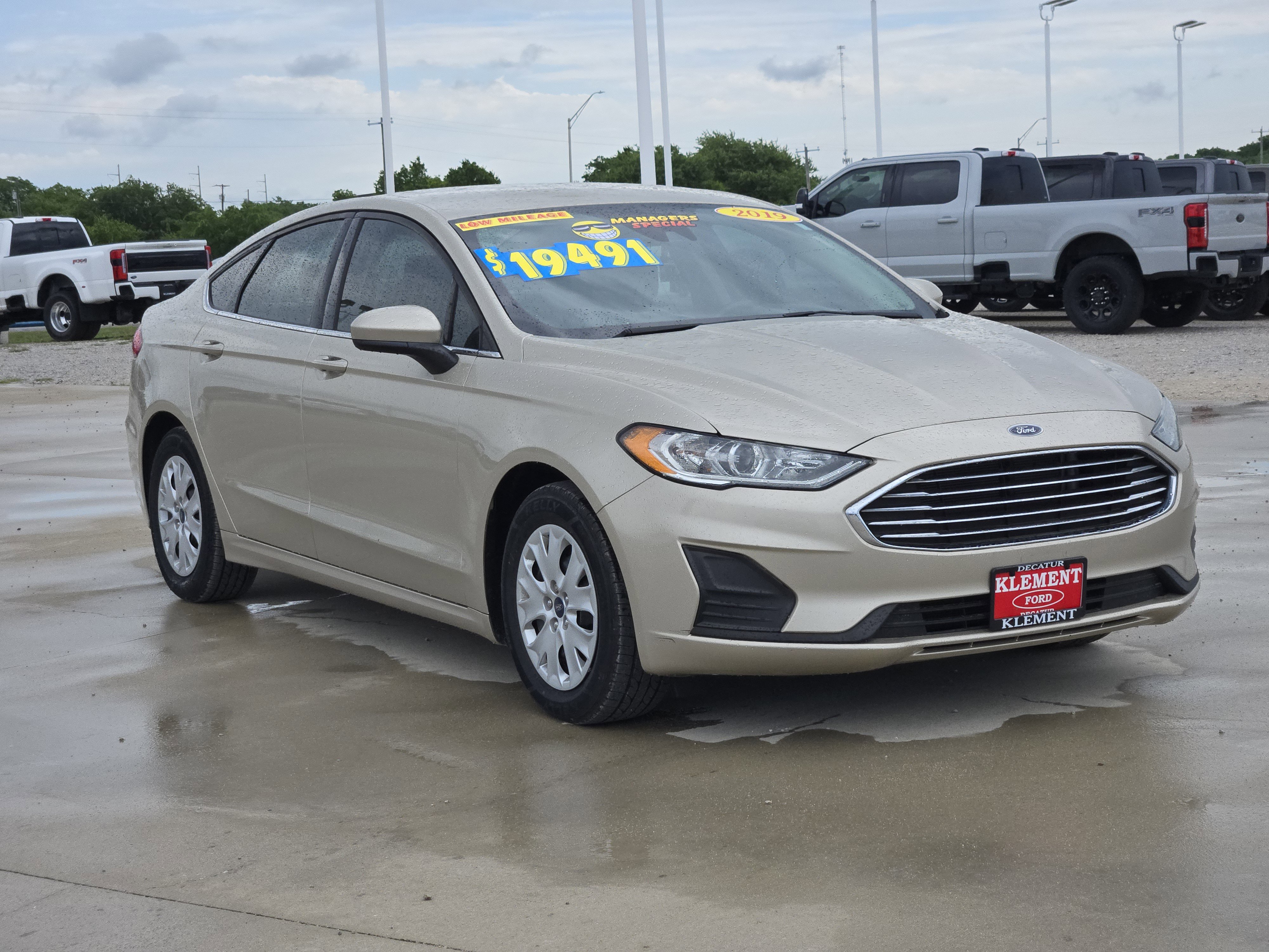 Used 2019 Ford Fusion S FWD image 3