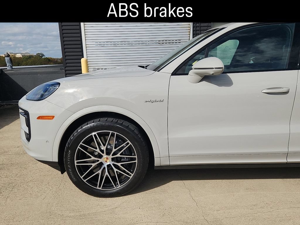 Certified 2025 Porsche Cayenne E-Hybrid AWD/4WD image 6