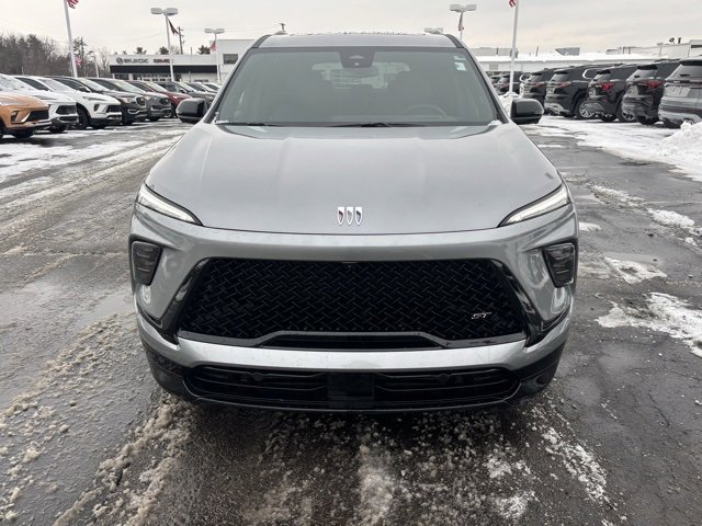 Used 2025 Buick Enclave Sport Touring w/ Power Package image 2