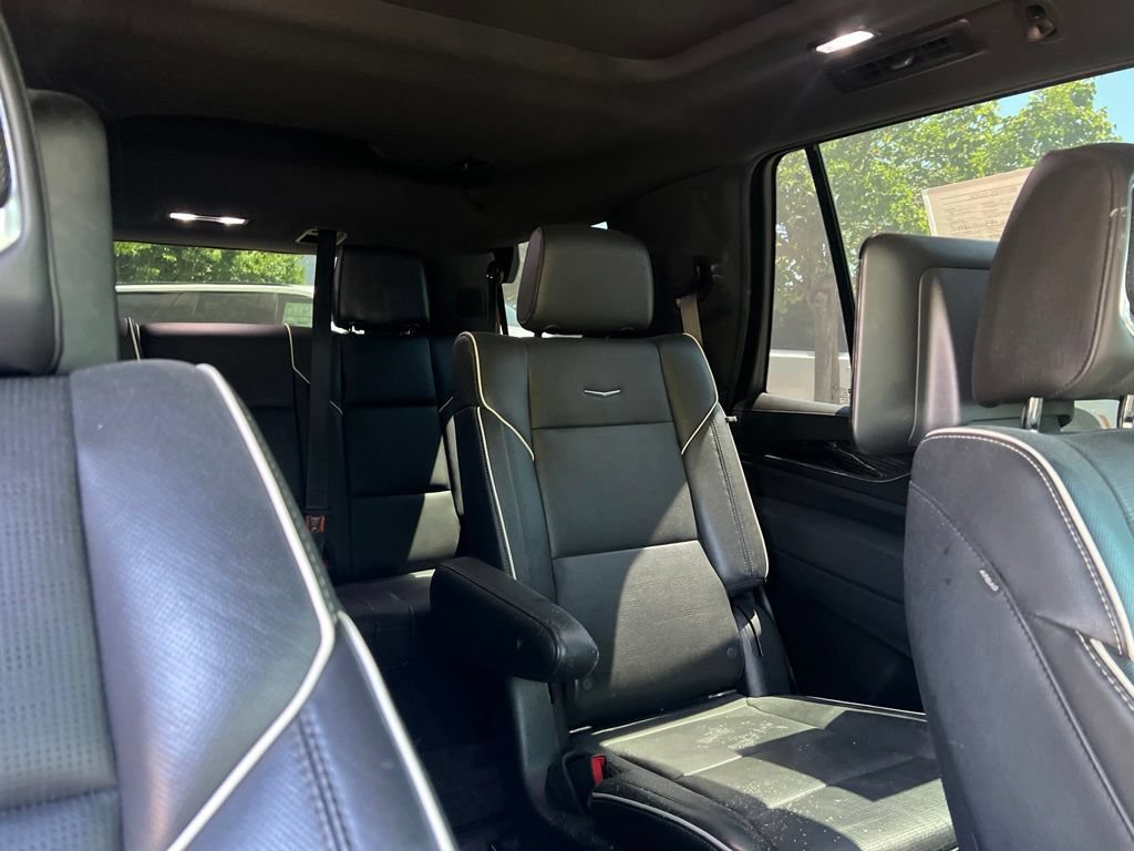 Used 2021 Cadillac Escalade Sport w/ LPO, Illumination Package AWD/4WD image 24