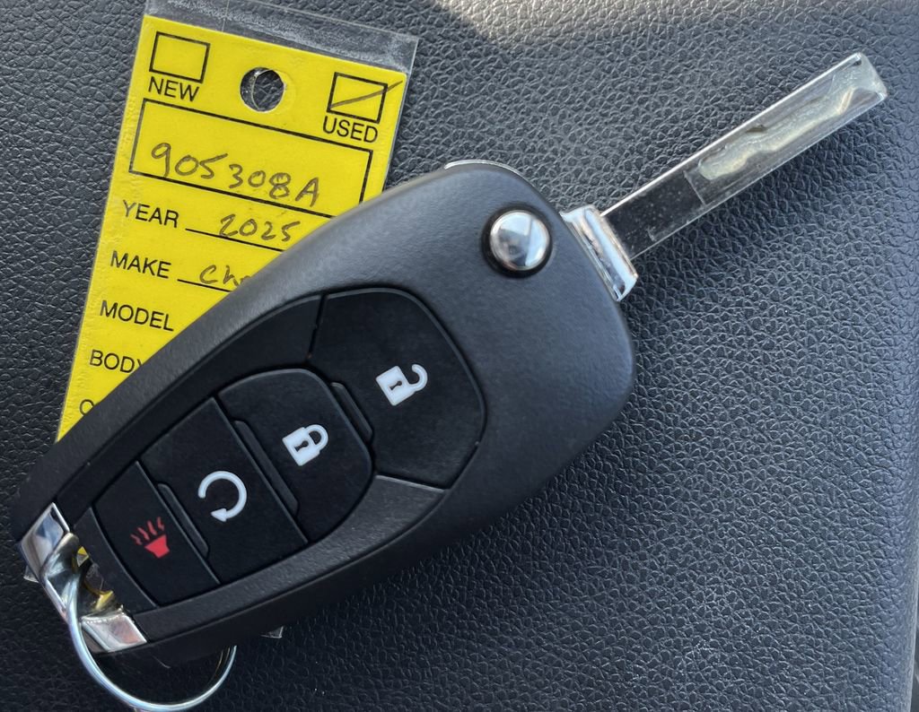 Certified 2025 Chevrolet Trax RS FWD image 20