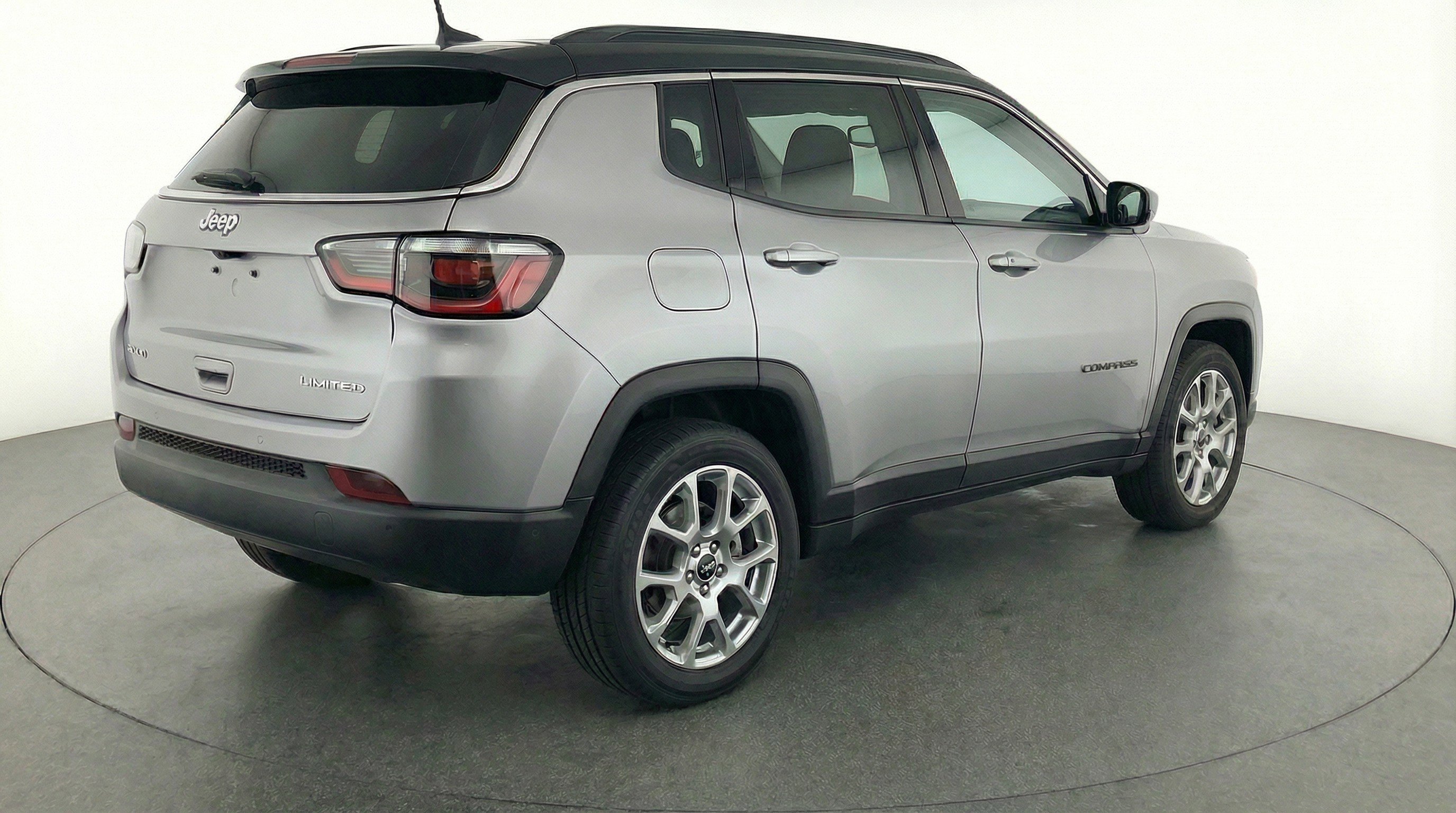 Used 2025 Jeep Compass Limited image 9