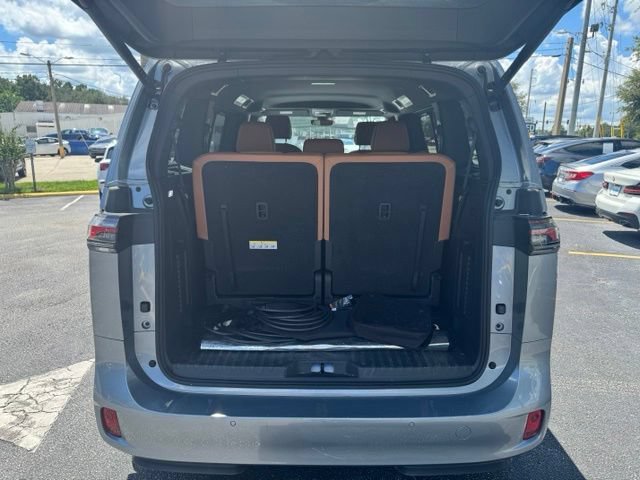 Used 2025 Volkswagen ID. Buzz Pro S RWD image 12