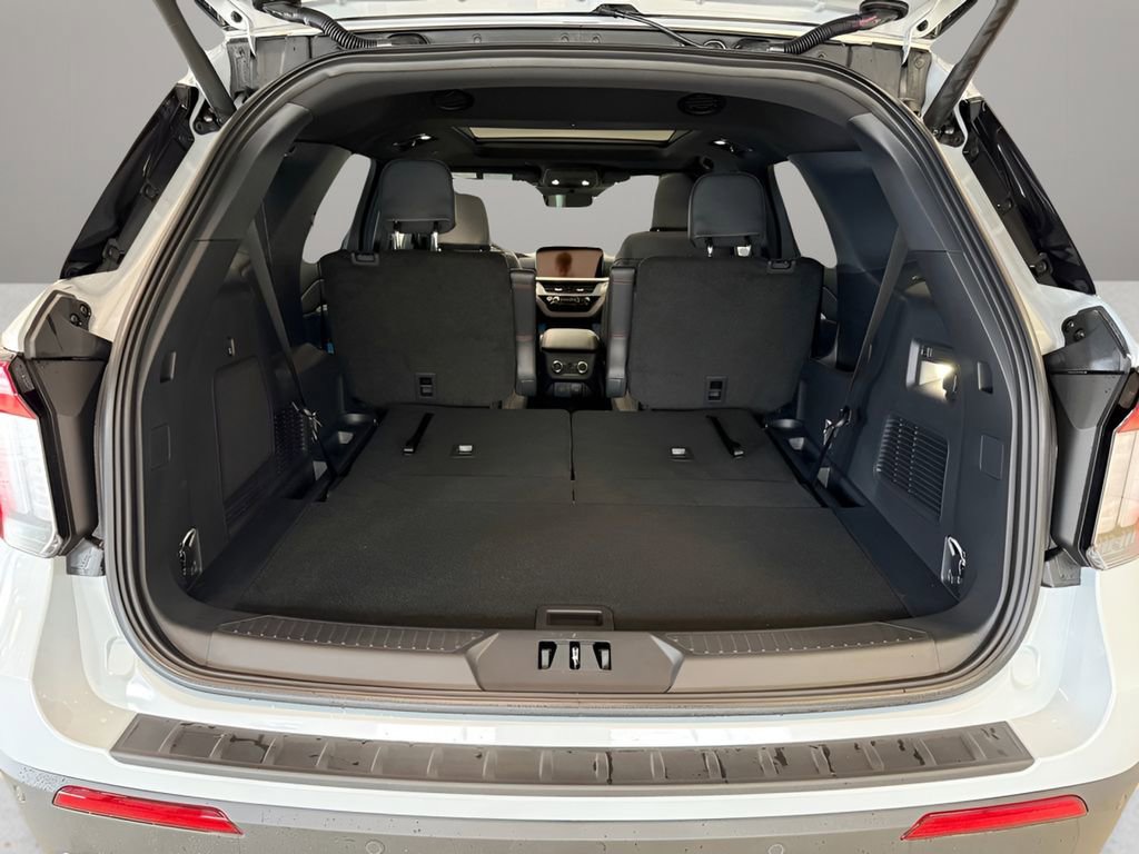 New 2026 Ford Explorer ST-Line w/ ST-Line Street Pack AWD/4WD image 14