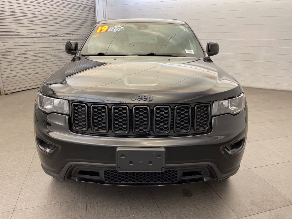 Used 2019 Jeep Grand Cherokee Laredo AWD/4WD image 17