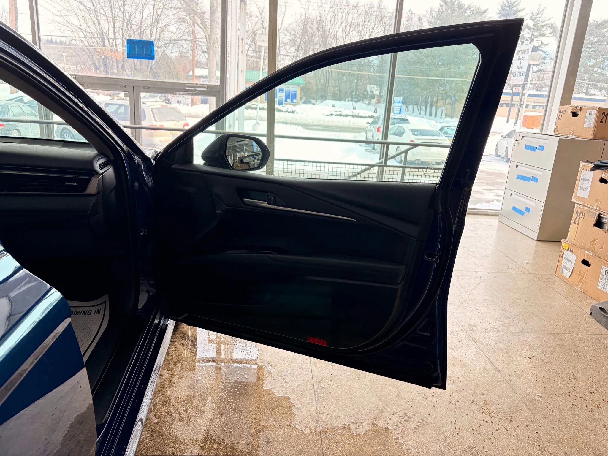 Used 2025 Toyota Camry SE image 18