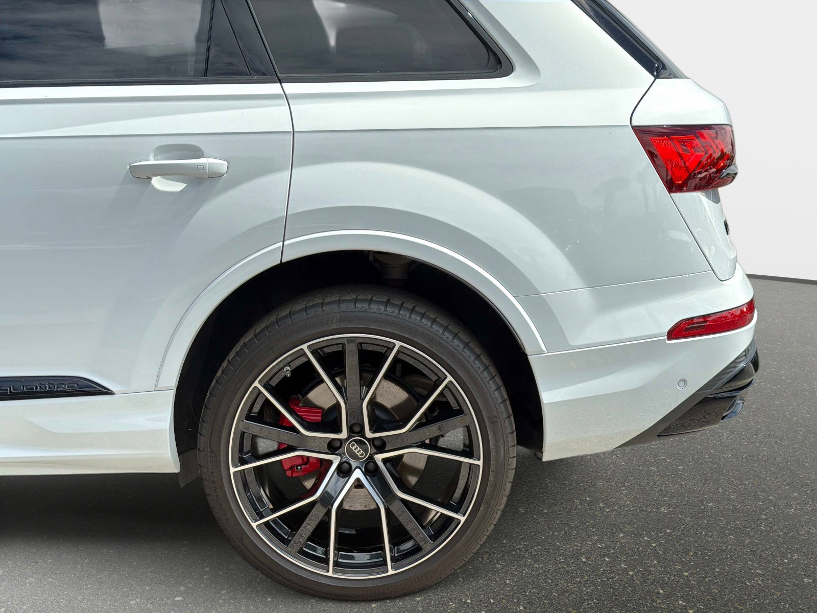 Used 2024 Audi Q7 3.0T Prestige image 18