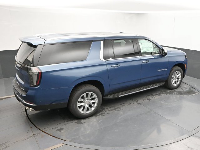 New 2026 Chevrolet Suburban Premier w/ Sun And Tow Package AWD/4WD image 39