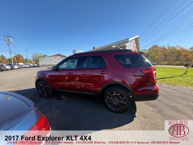 Used 2017 Ford Explorer XLT w/ Equipment Group 202A AWD/4WD image 6