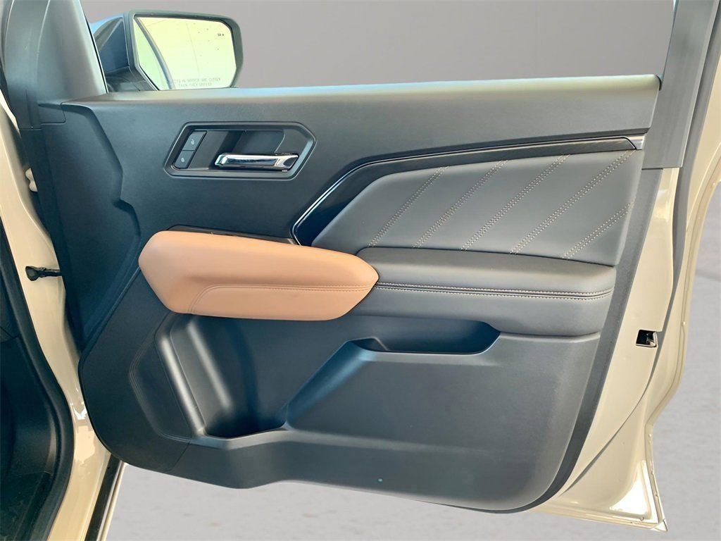 Used 2023 GMC Canyon AT4 w/ Canyon Safety Plus Package image 29