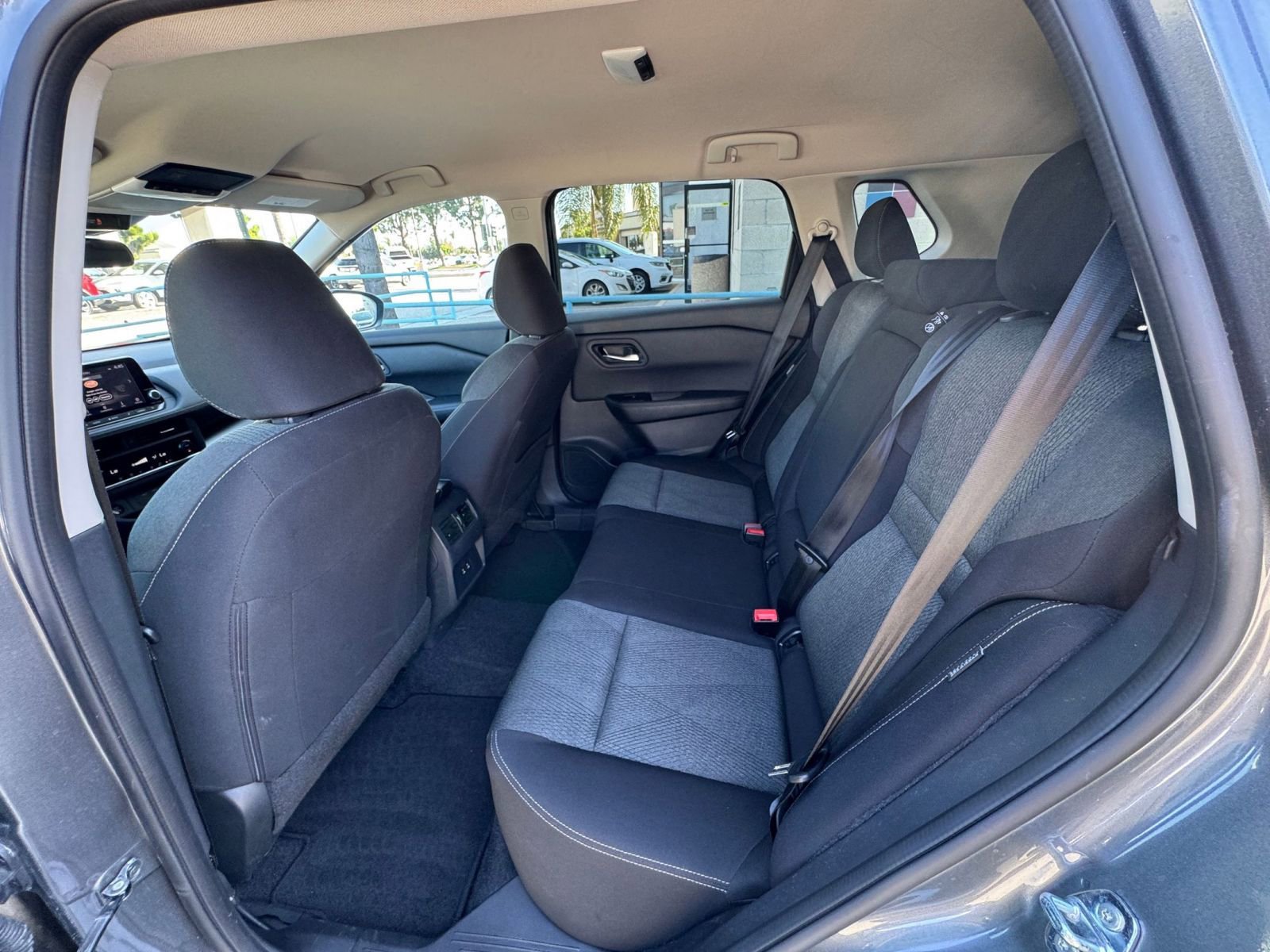 Used 2025 Nissan Rogue SV FWD image 28