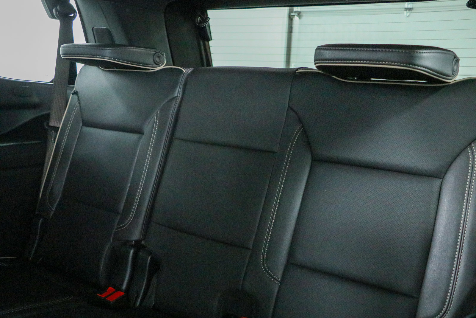 Used 2025 GMC Yukon Elevation w/ LPO, Elevation Black Package AWD/4WD image 30
