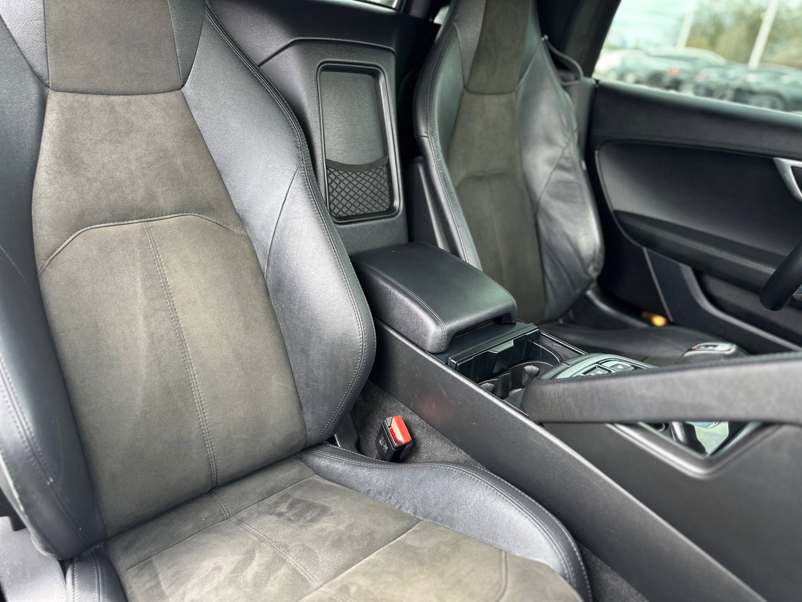 Used 2019 Jaguar F-TYPE Convertible RWD image 35