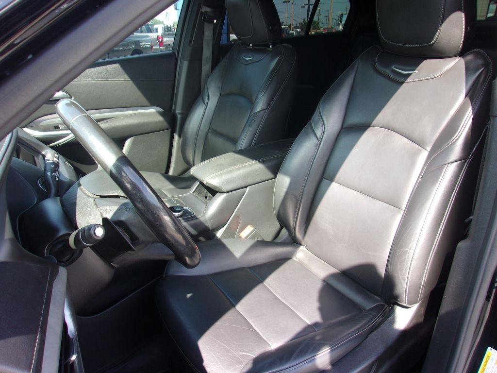 Used 2021 Cadillac XT4 Premium Luxury w/ Cold Weather Package image 9