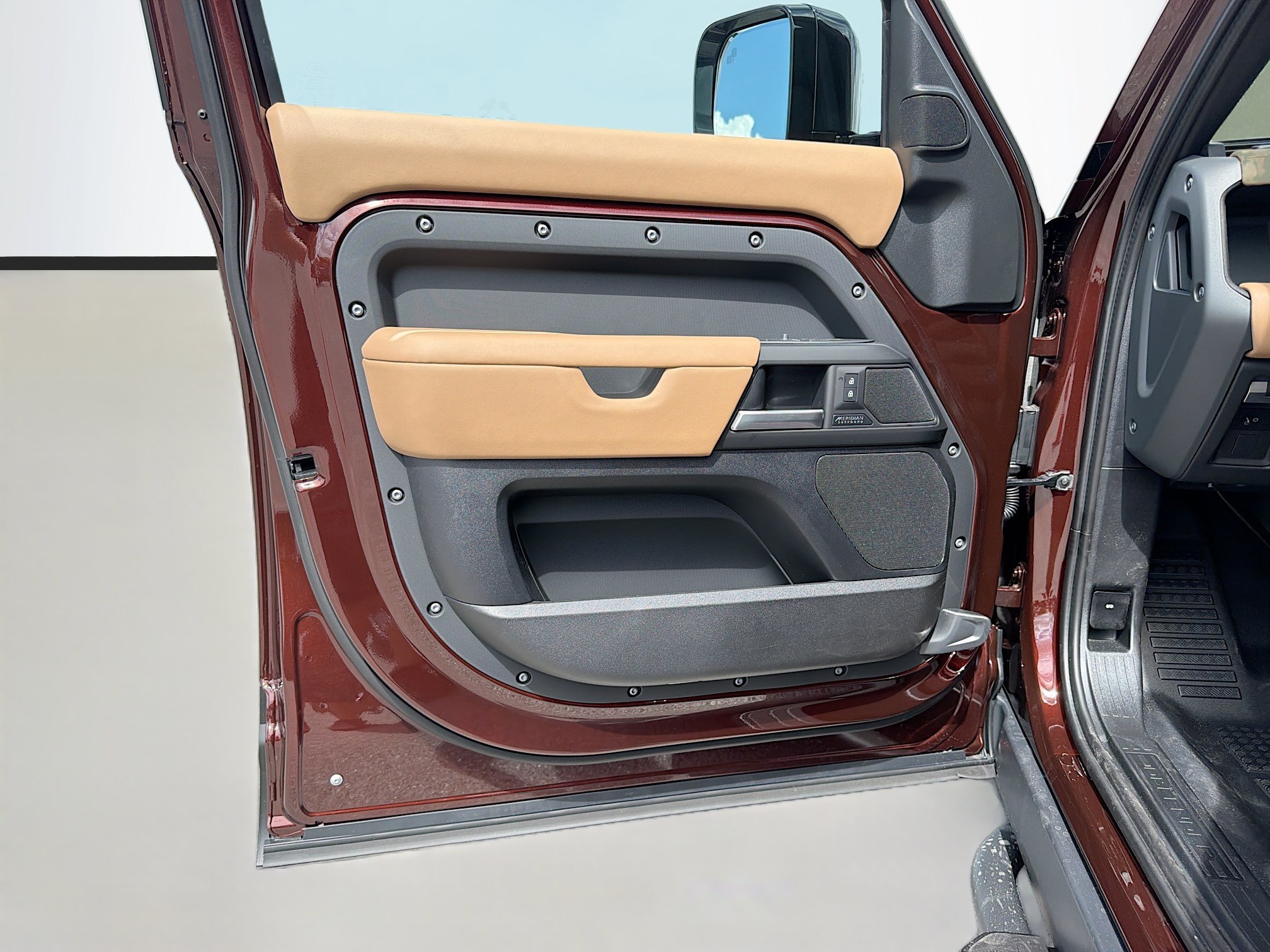 New 2026 Land Rover Defender 130 X-Dynamic SE AWD/4WD image 23