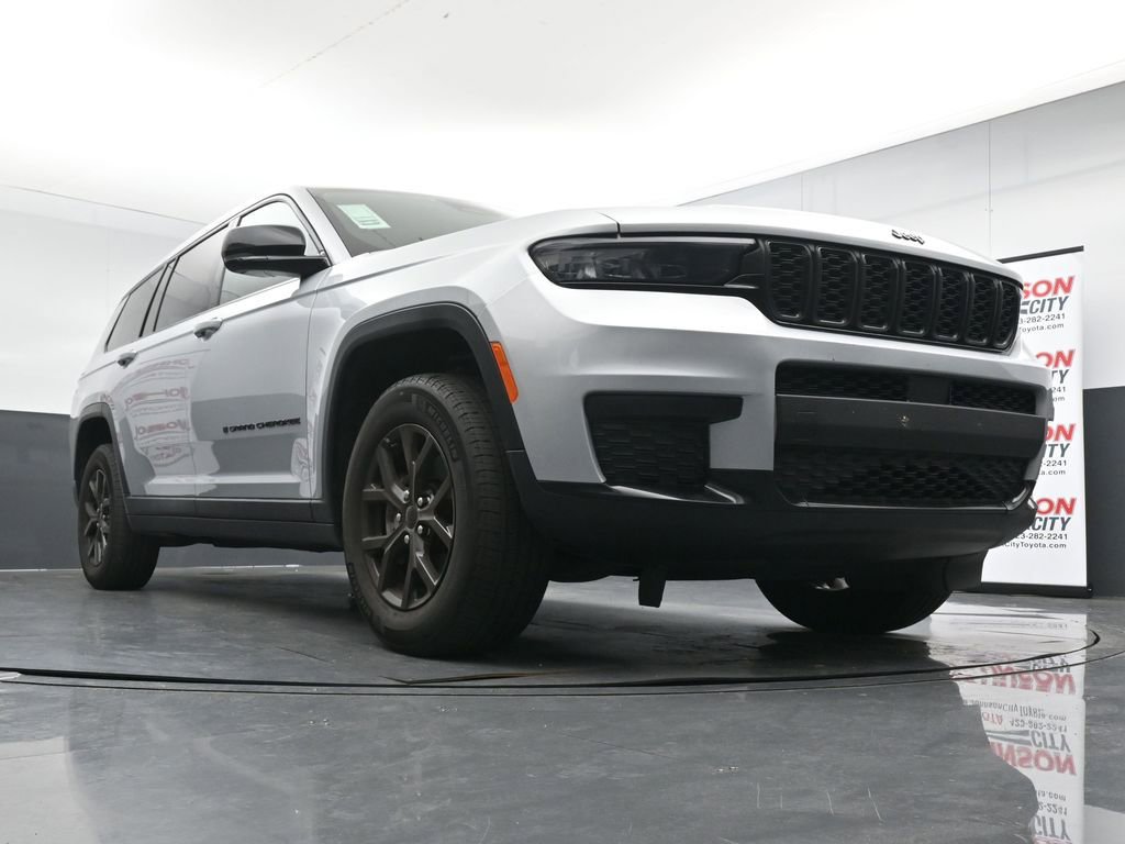 Used 2024 Jeep Grand Cherokee L Laredo AWD/4WD image 18