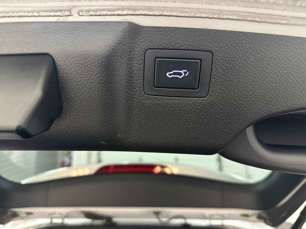 Used 2017 Hyundai Santa Fe Limited AWD/4WD image 37