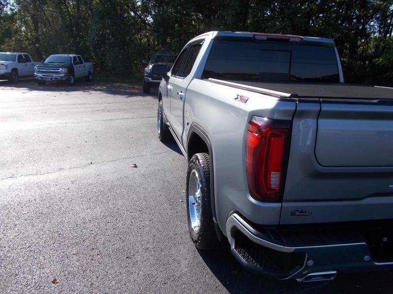 Used 2025 GMC Sierra 1500 SLT w/ SLT Premium Plus Package AWD/4WD image 4