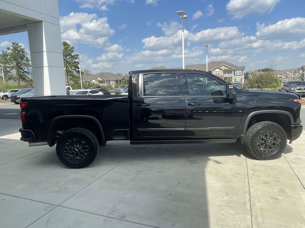 Used 2024 Chevrolet Silverado 2500 High Country w/ Midnight Edition image 5