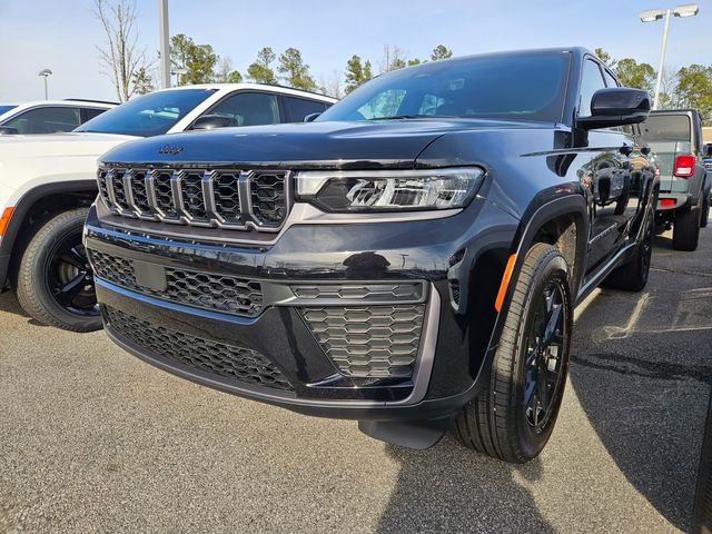 New 2026 Jeep Grand Cherokee Altitude RWD image 3