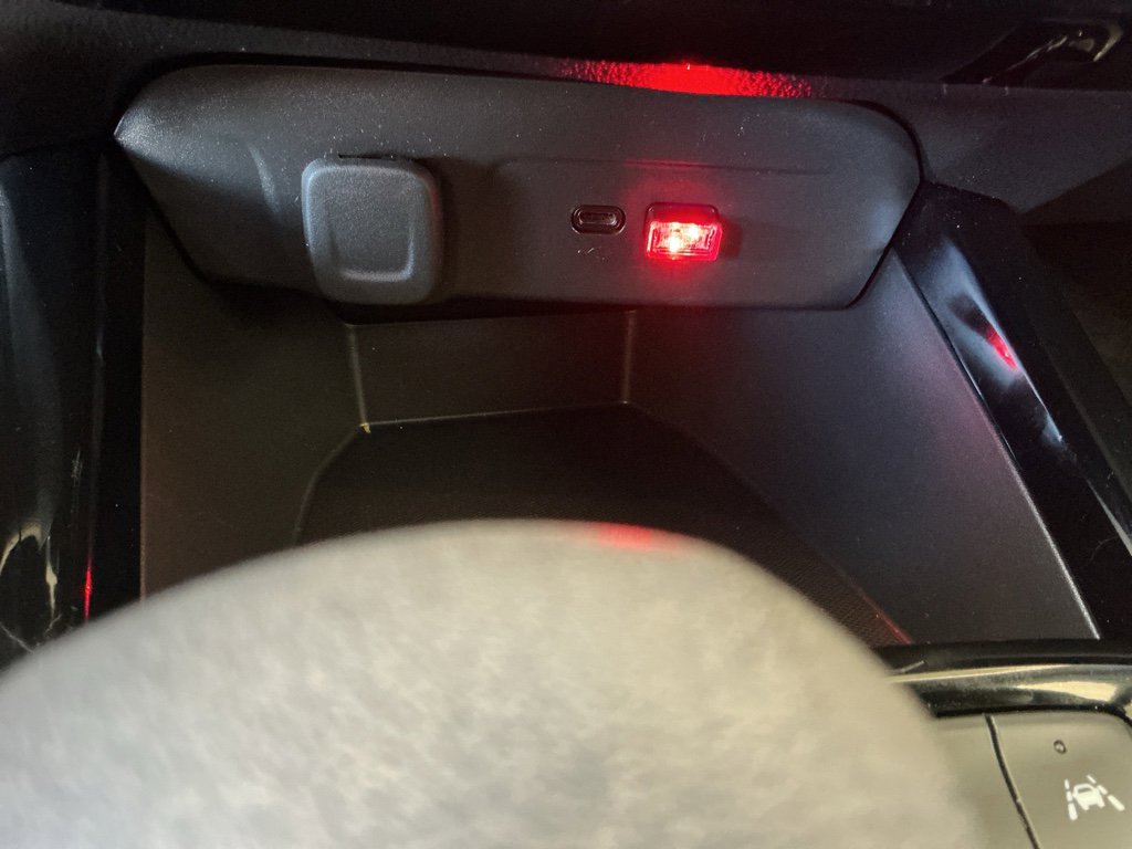 Used 2025 Chevrolet Trax RS w/ Driver Confidence Package image 19