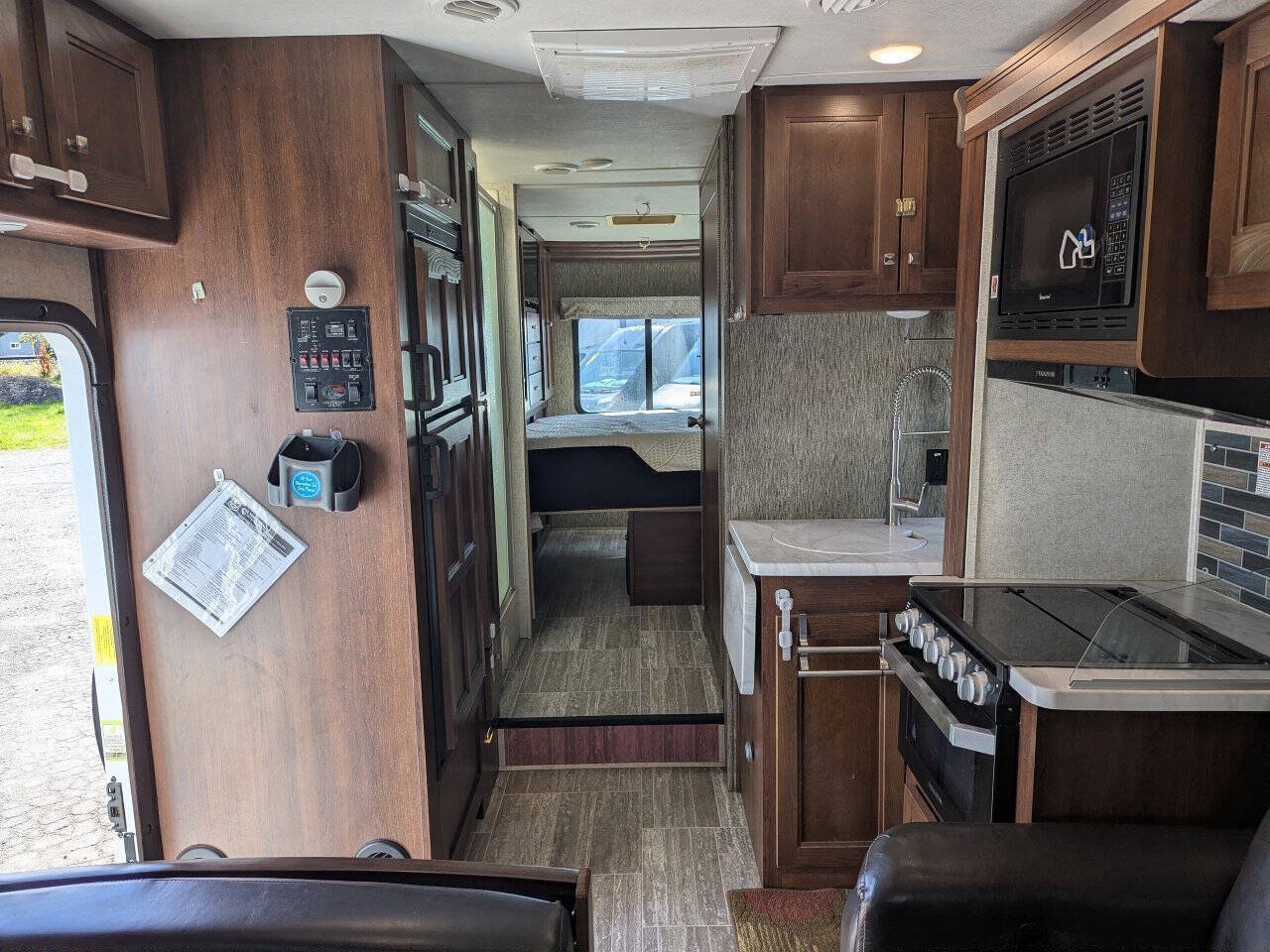Used 2018 Ford E-450 and Econoline 450 Super Duty w/ Motorhome Prep Package RWD image 20