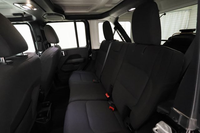 Used 2023 Jeep Wrangler Sahara image 19