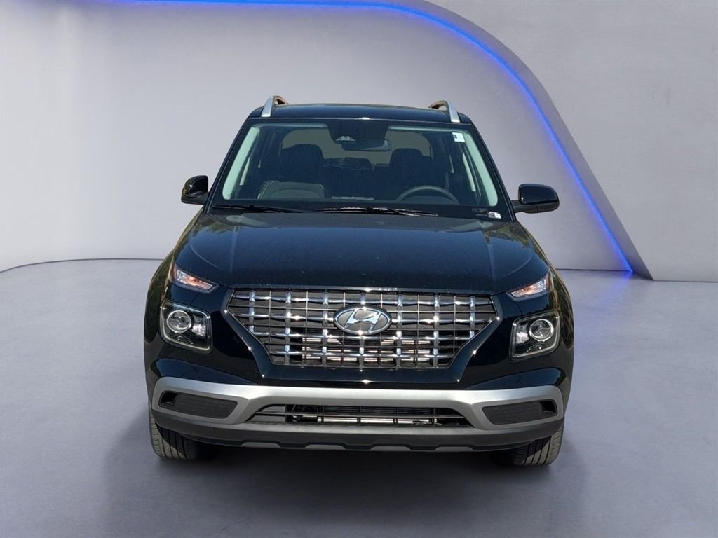 Used 2026 Hyundai Venue SEL FWD image 8