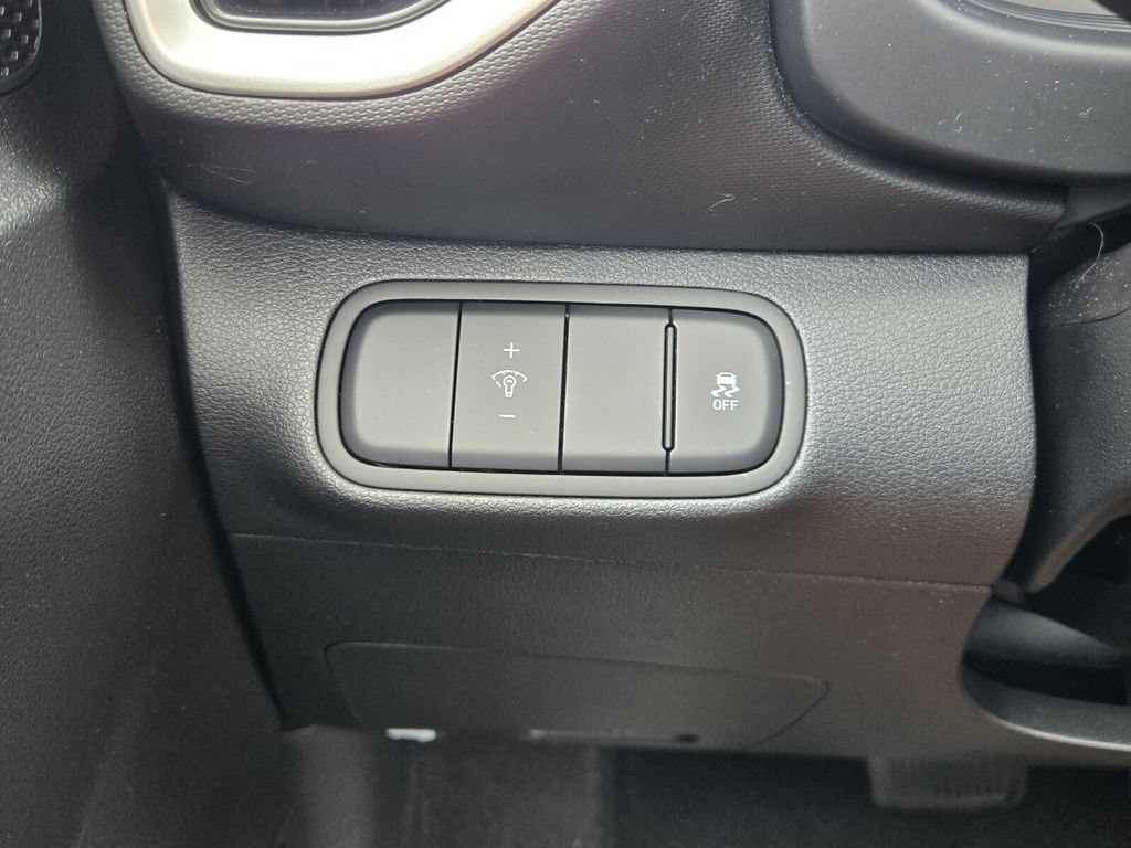 Certified 2023 Hyundai Venue SEL FWD image 27