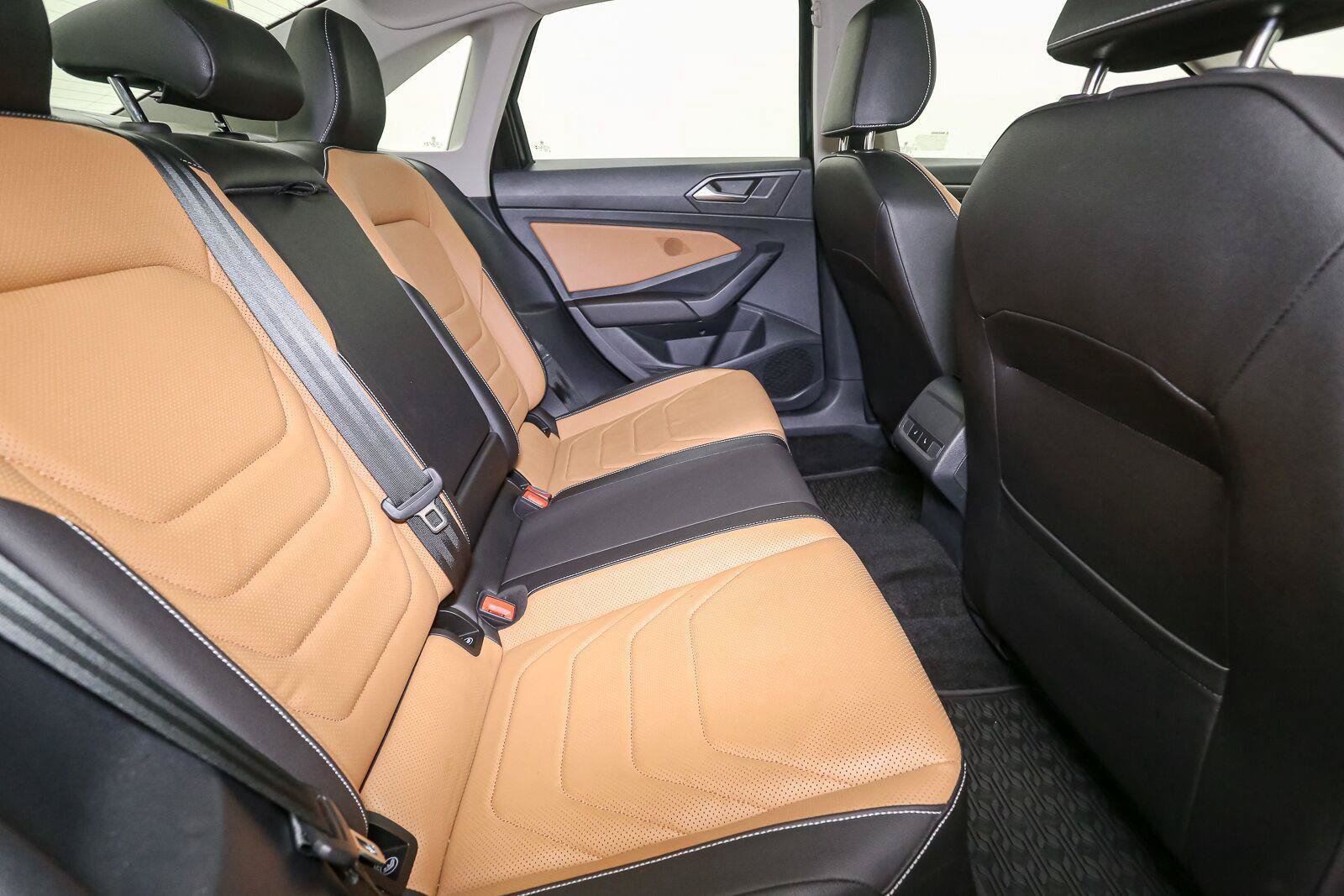 Certified 2023 Volkswagen Jetta SEL FWD image 24