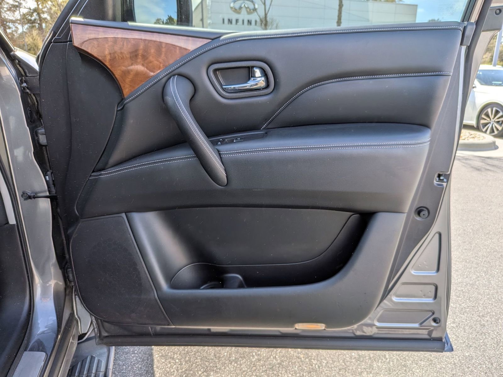 Used 2019 INFINITI QX80 Luxe w/ Proassist Package image 37