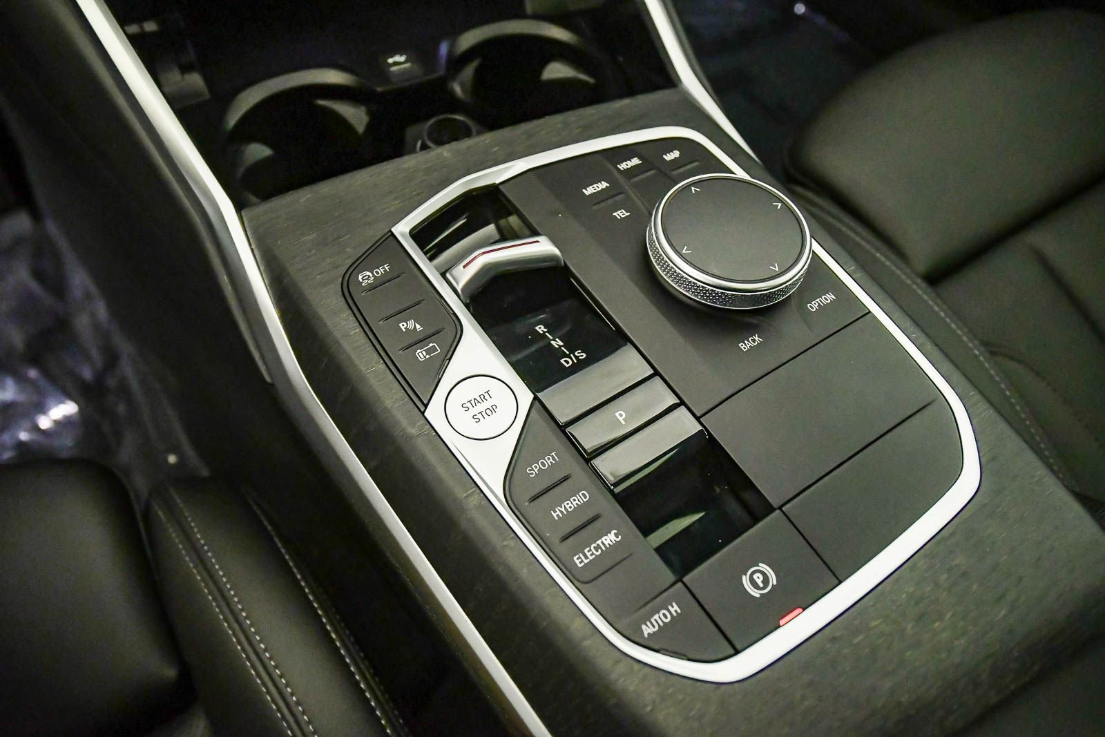 Certified 2023 BMW 330e w/ Premium Package RWD image 20