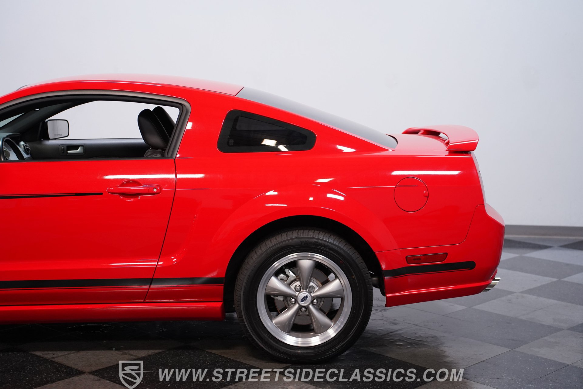 Used 2005 Ford Mustang GT RWD image 20