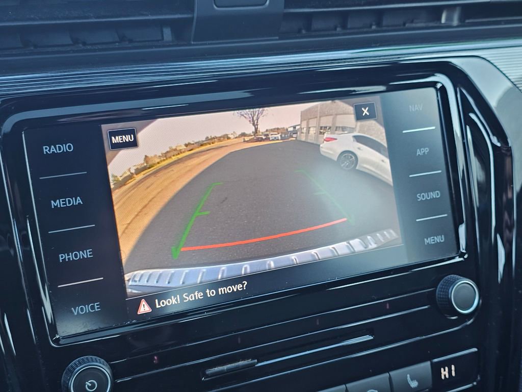 Used 2021 Volkswagen Passat 2.0T R-Line image 24