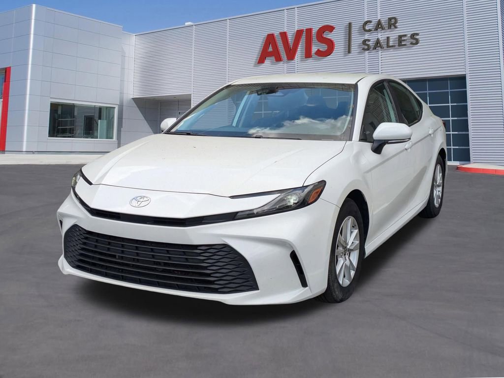 Used 2025 Toyota Camry LE image 1
