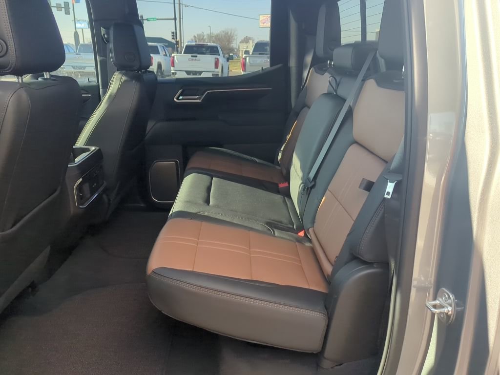 Used 2025 Chevrolet Silverado 1500 High Country w/ Z71 Off-Road Package image 24