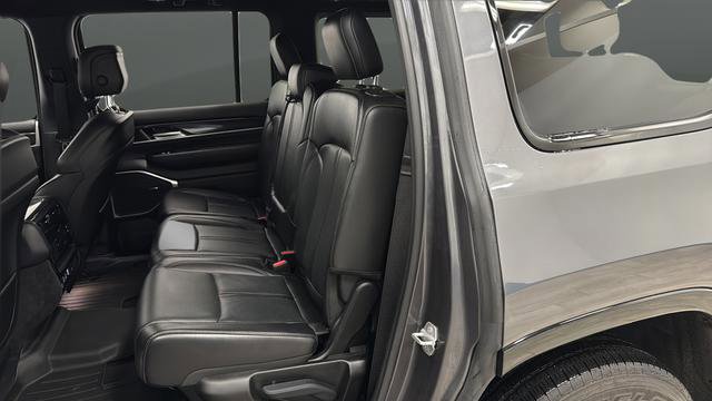 Used 2023 Jeep Wagoneer 4WD w/ HD Trailer Tow Package image 30