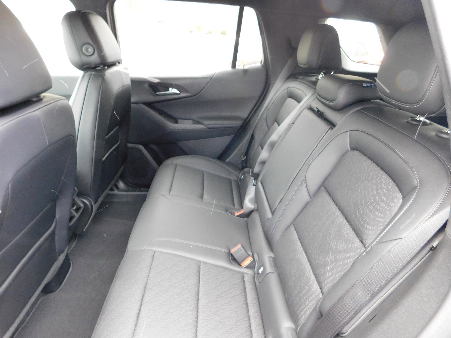 New 2026 Chevrolet Equinox LT w/ Convenience Package II image 21