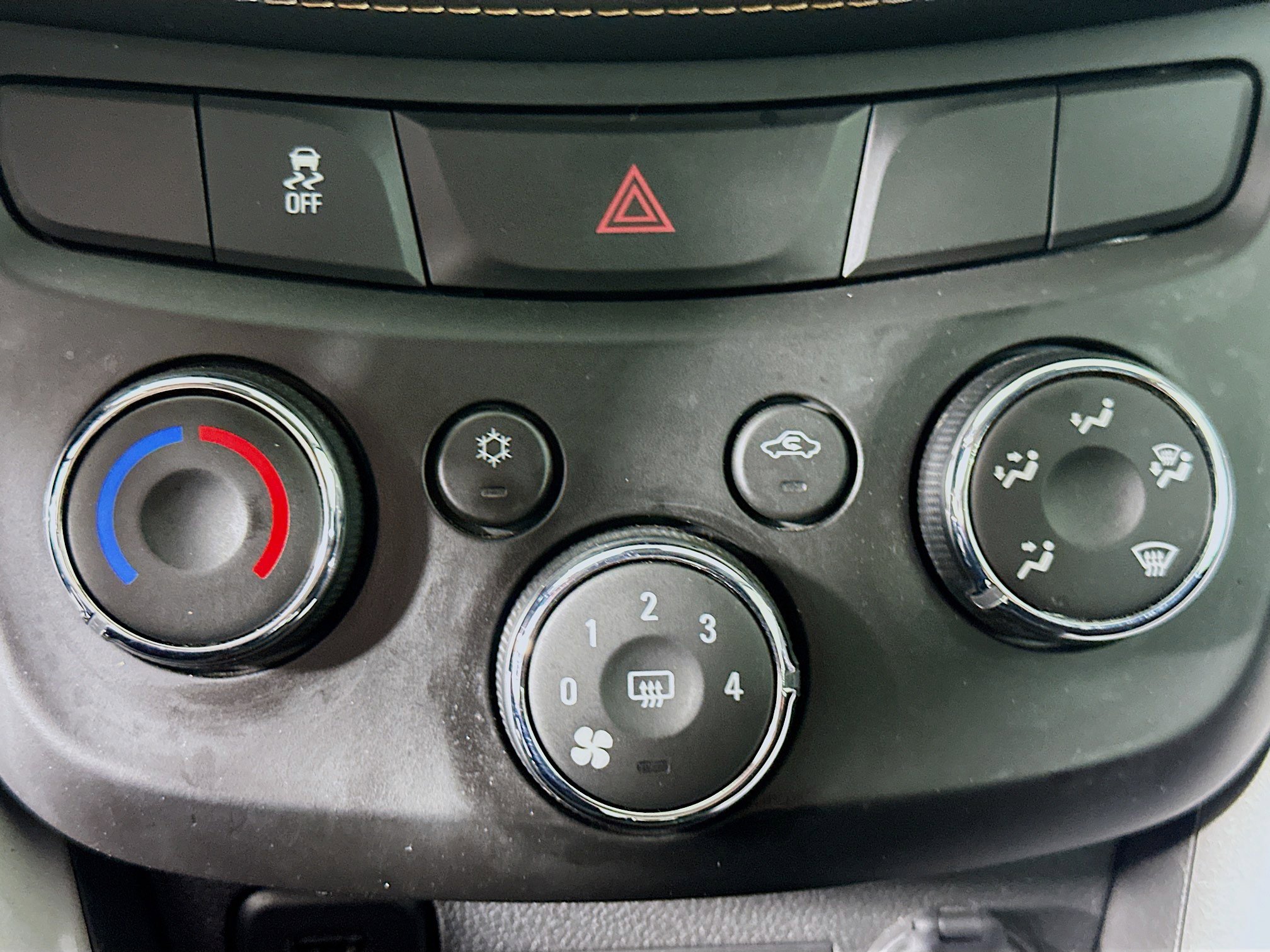 Used 2020 Chevrolet Trax LS image 23