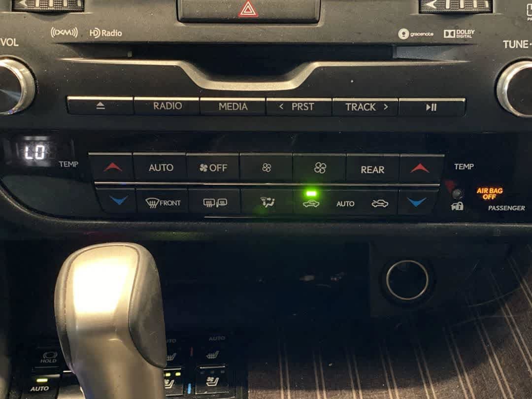 Used 2018 Lexus RX 350L Luxury w/ Accessory Package AWD/4WD image 20