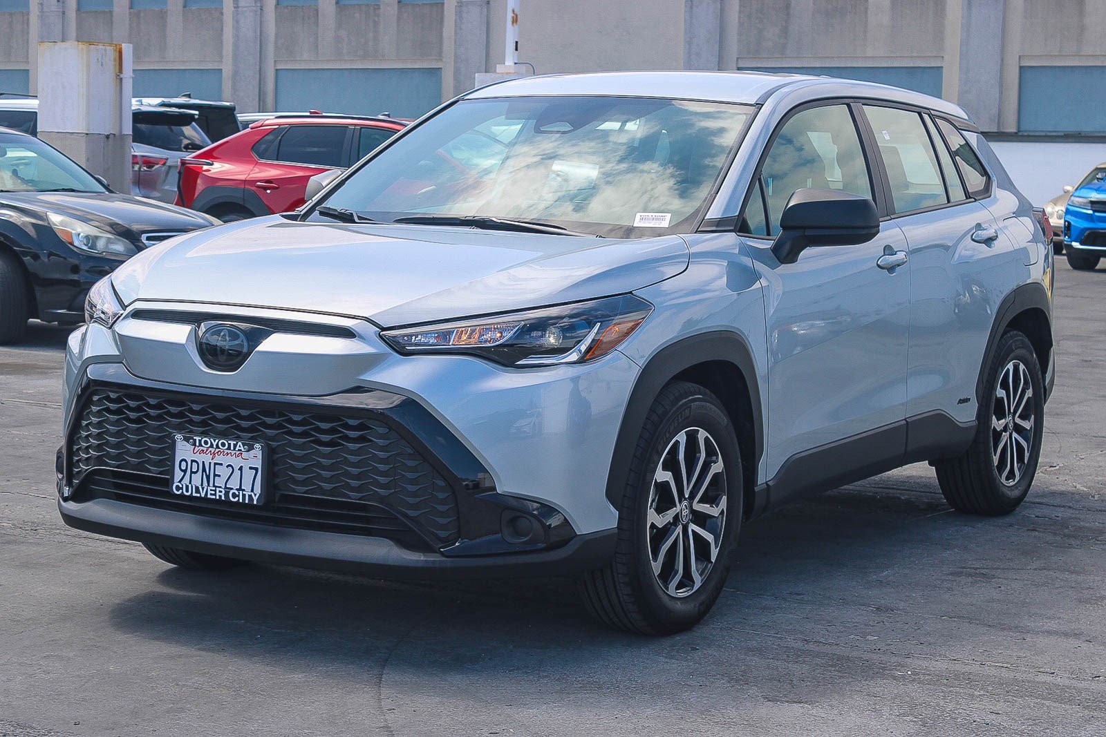 Used 2024 Toyota Corolla Cross AWD Hybrid image 3