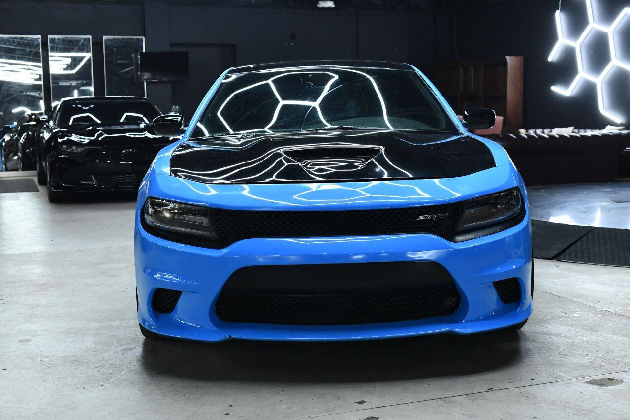 Used 2017 Dodge Charger SRT w/ Harman/Kardon Audio Group image 4