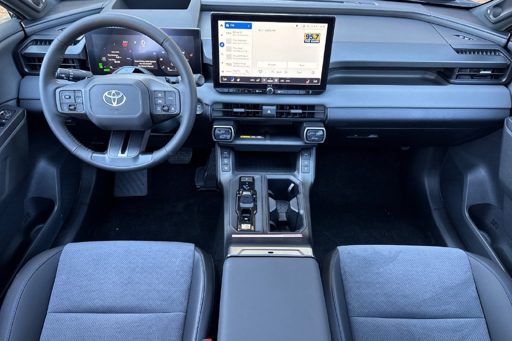 New 2026 Toyota RAV4 XSE w/ Panoramic Sun Roof Package AWD/4WD image 10