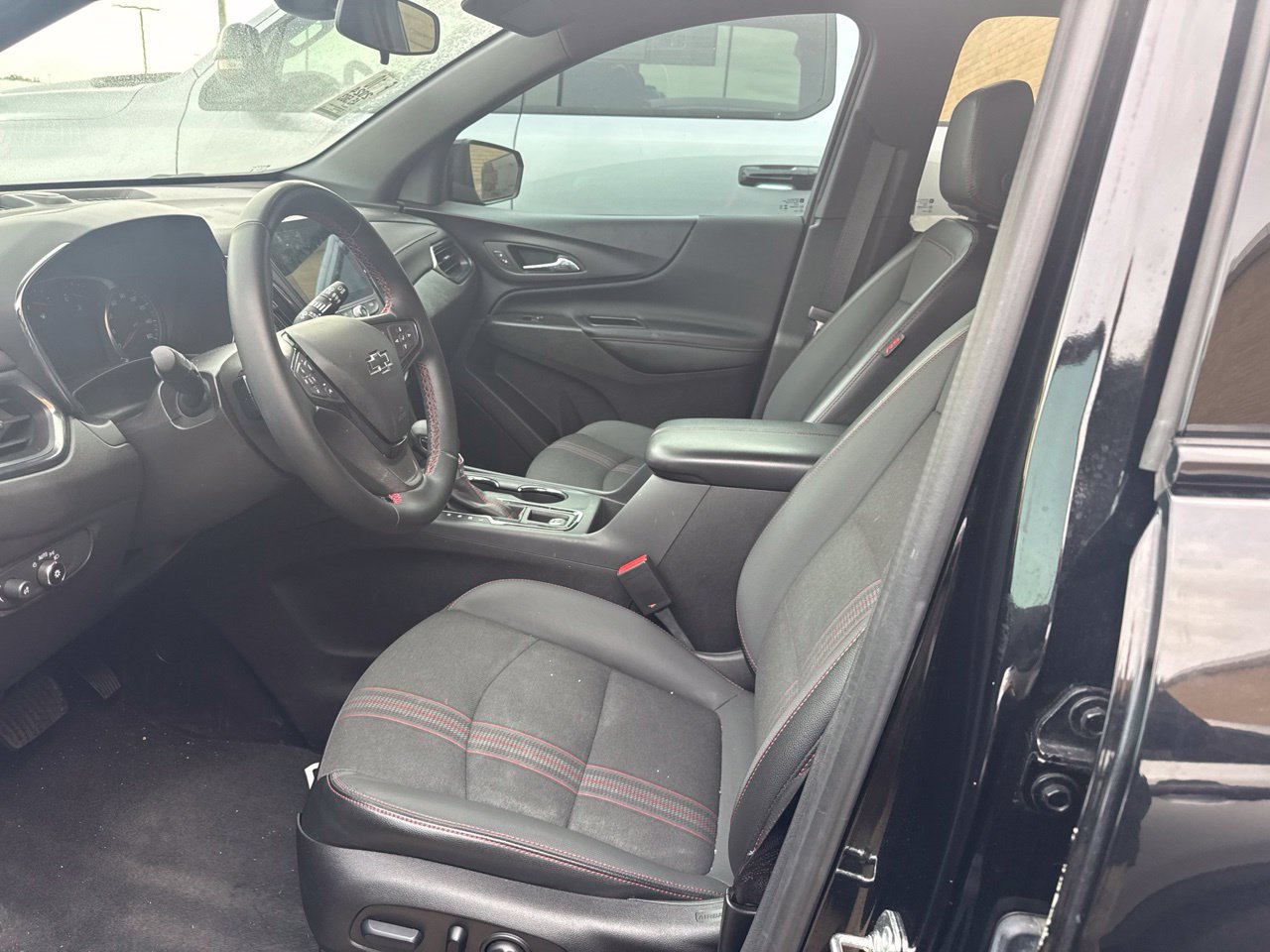 Used 2024 Chevrolet Equinox RS FWD image 8