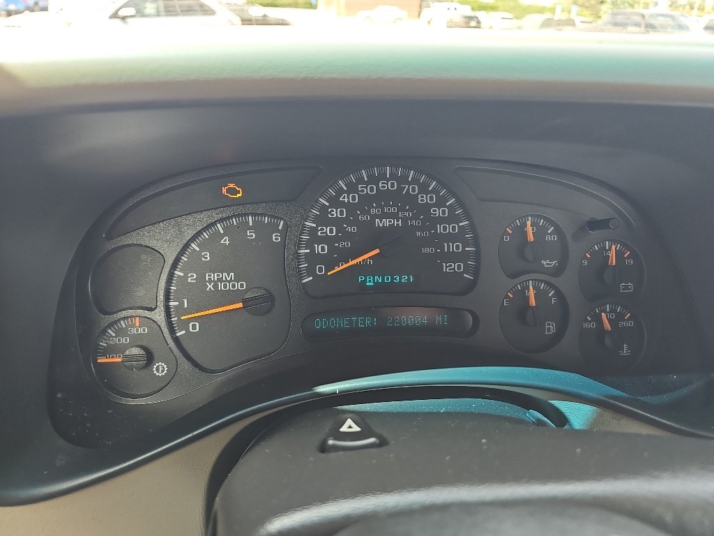 Used 2005 Chevrolet Silverado 2500 LS AWD/4WD image 16