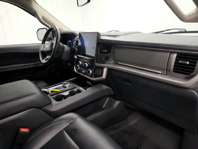 Used 2024 Ford Expedition XLT RWD image 19