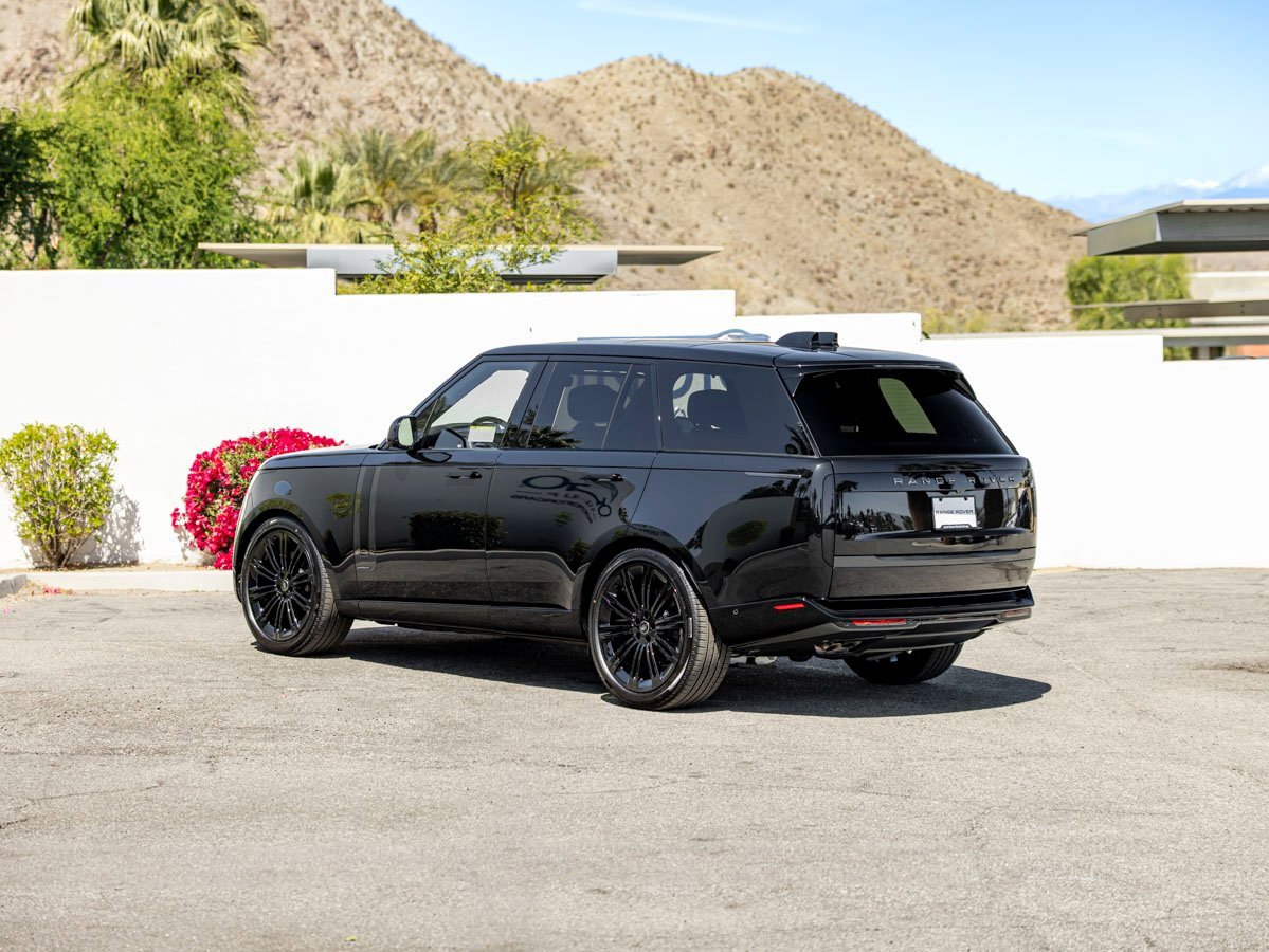 New 2025 Land Rover Range Rover Autobiography image 9