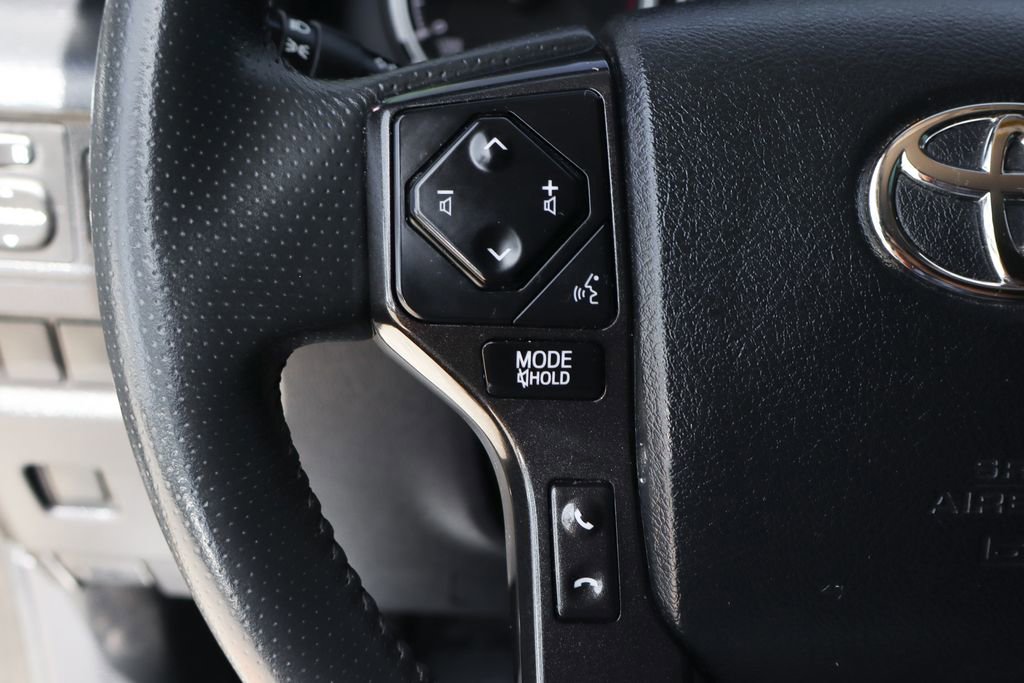 Used 2022 Toyota 4Runner TRD Off-Road AWD/4WD image 25